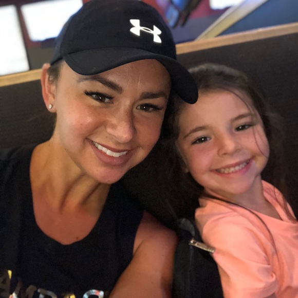 👠🎀MEET THE SELLER🎀👠 - Picture 5 of 5